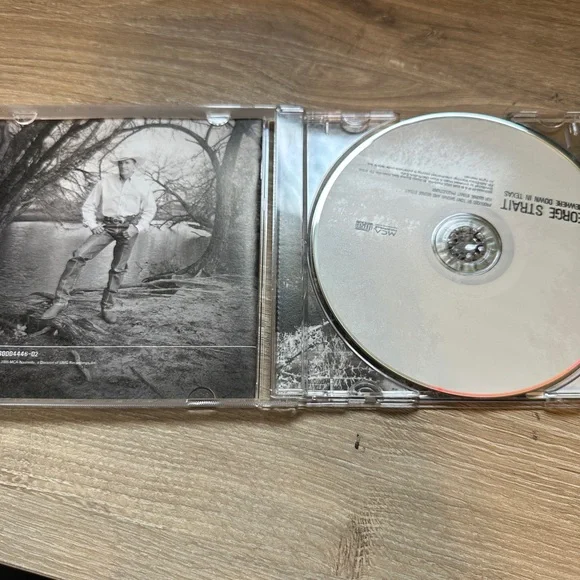 George Strait - Somewhere Down in Texas CD - Picture 4 of 5